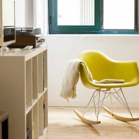 Yellow Design Estudio Com Ac - Baixa Chiado * Лиссабон